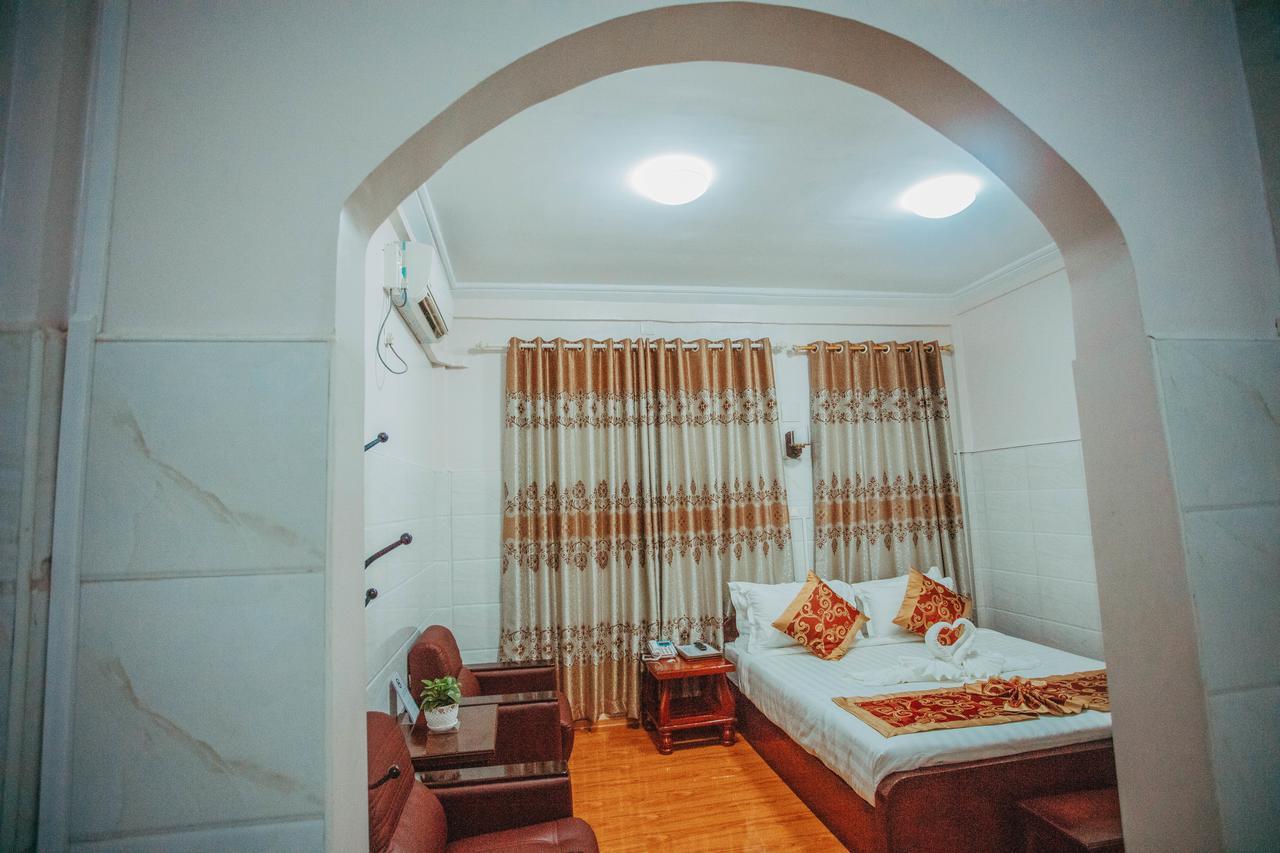 Amber Palace Hotel Myitkyinā Buitenkant foto