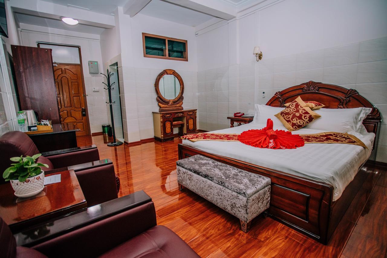 Amber Palace Hotel Myitkyinā Buitenkant foto